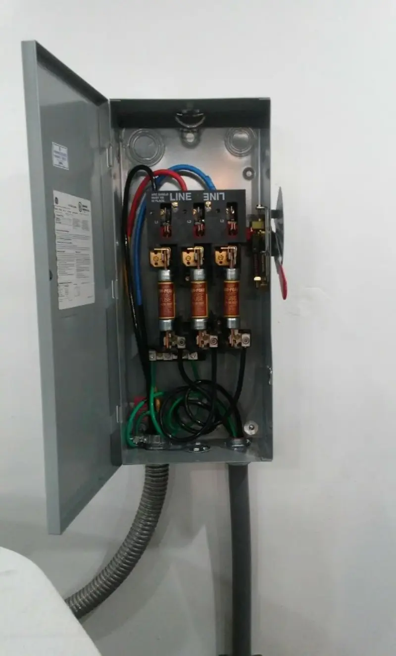 Three-phase disconnect switch installed for Smoke Detector Installation in Macedonia